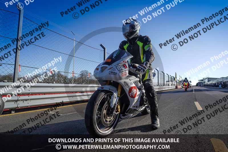 donington no limits trackday;donington park photographs;donington trackday photographs;no limits trackdays;peter wileman photography;trackday digital images;trackday photos